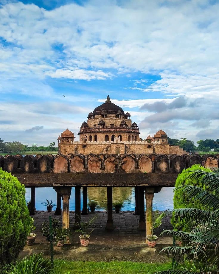 Sher Shah Suri Tomb - Tourism destination in Bihar